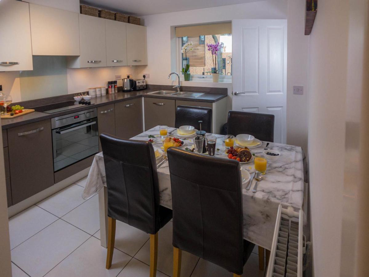 Modern 2 Bed House With Parking And Garden Villa Nottingham Exterior photo