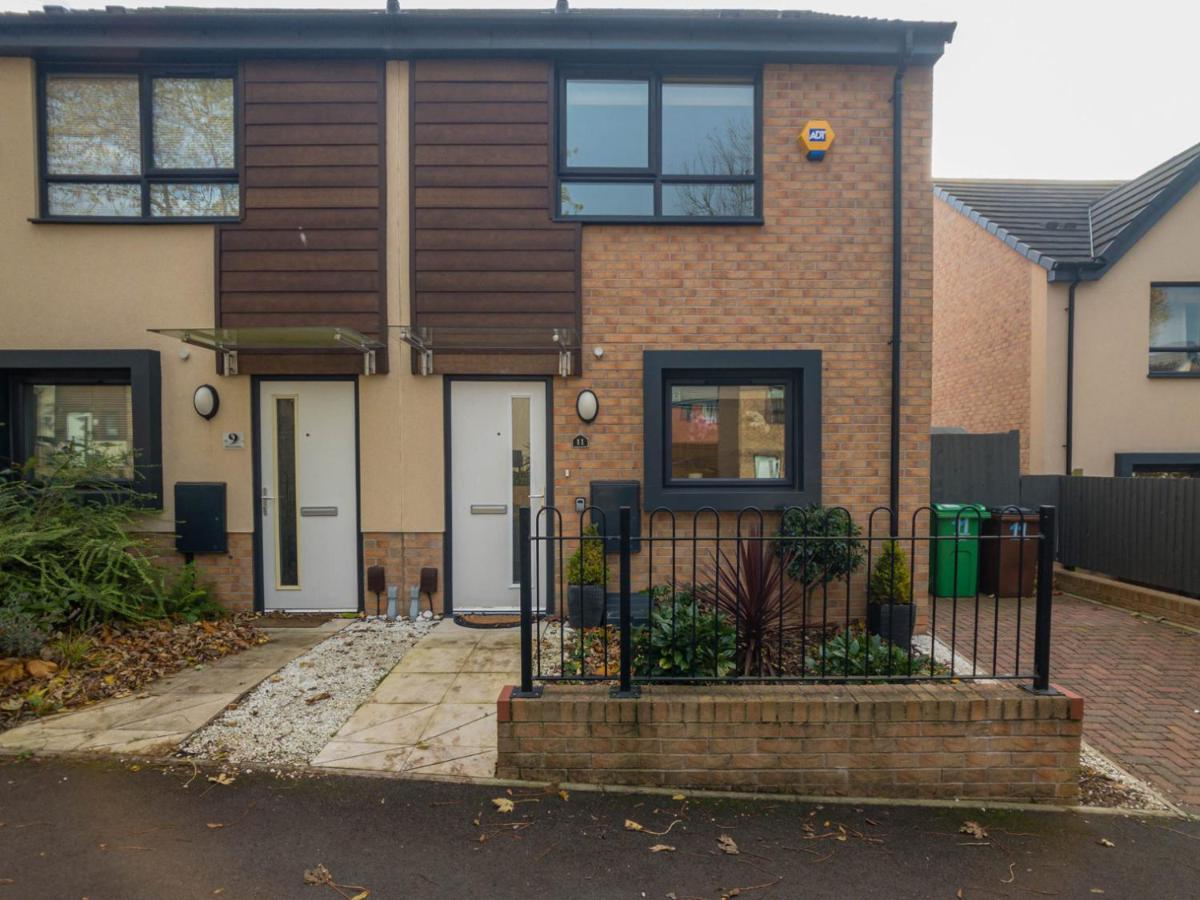 Modern 2 Bed House With Parking And Garden Villa Nottingham Exterior photo